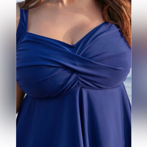 BloomChic Plus Size Twist Front Adjustable Straps Tankini Top - Picture 3 of 6